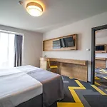 Hotel Hvd Club Bor Ultra - Private & Free Parking 4*