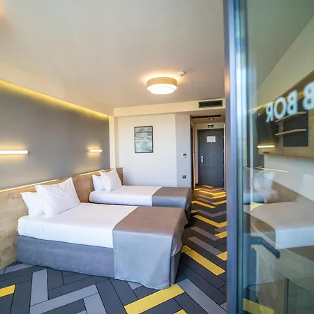 Hvd Club Bor Ultra - Private & Free Parking Hotel