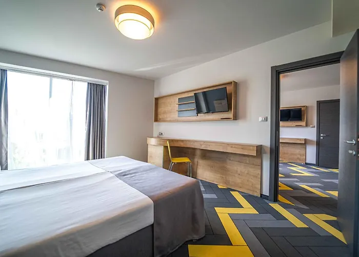 Hotel Hvd Club Bor Ultra - Private & Free Parking 4*