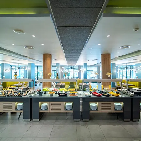 Hvd Club Bor Ultra - Private & Free Parking Hotel